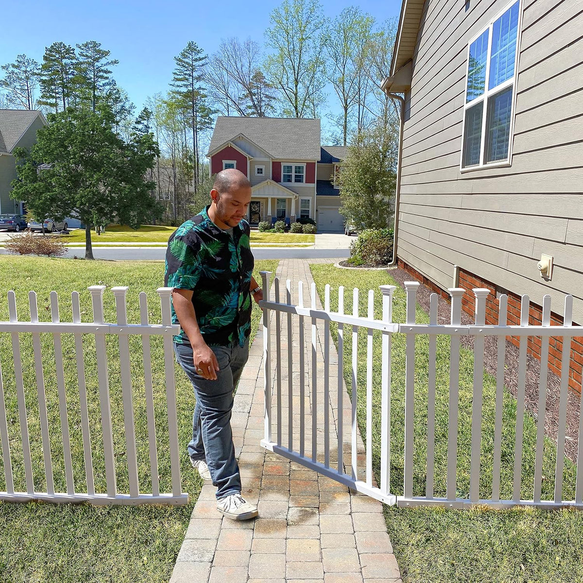 Lightweight Portable Vinyl Picket Fence Kit with Metal Base, White S581