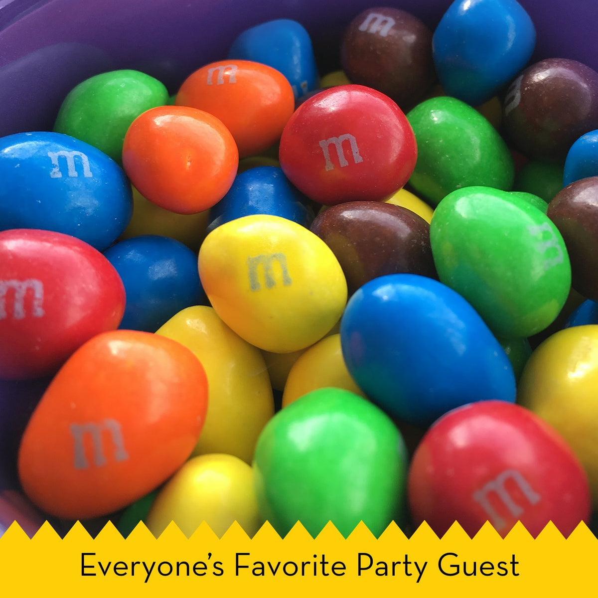 Peanut Dark Chocolate Candy Sharing Size 10.1-Ounce Bag H1508