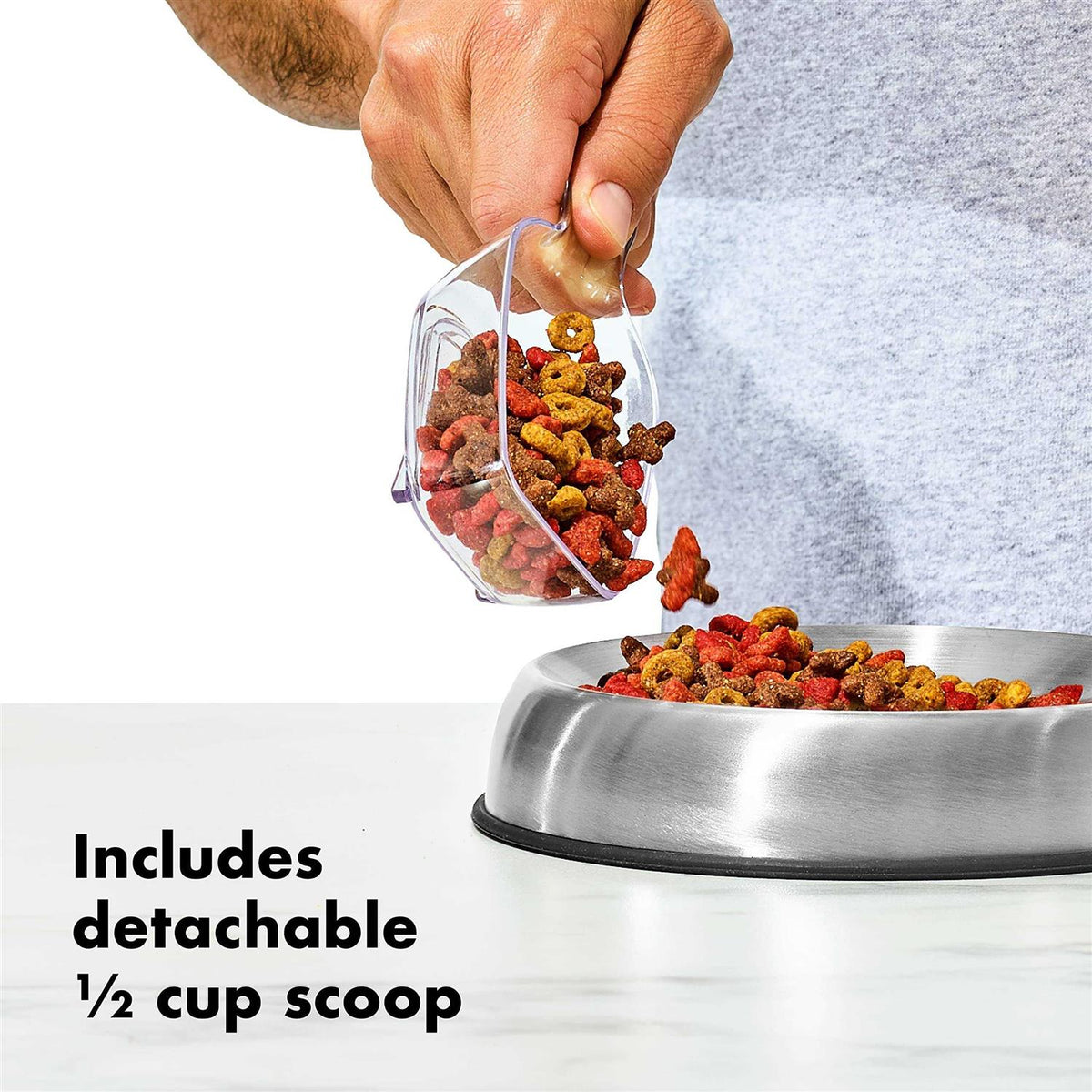 Pet Container with Scoop U51197