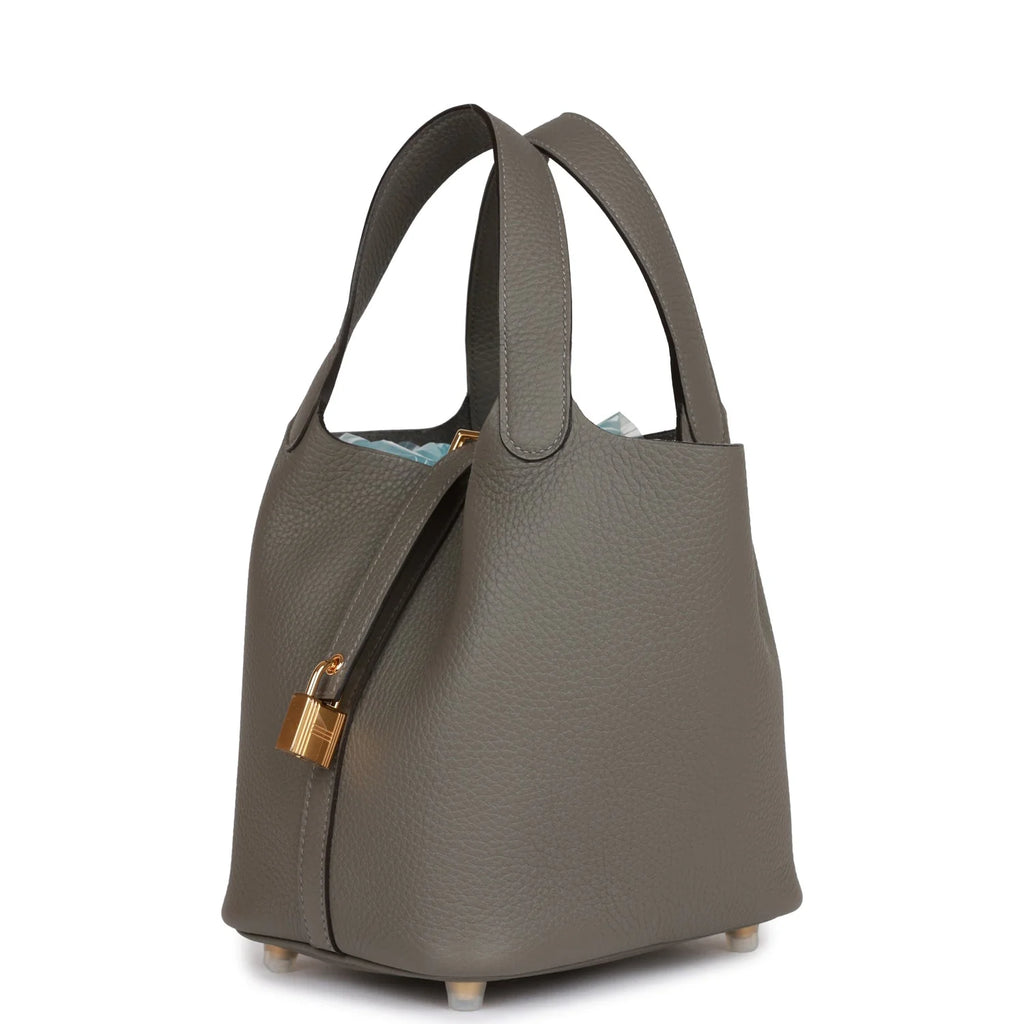 18 Clemence Leather Bucket Bag Q3048
