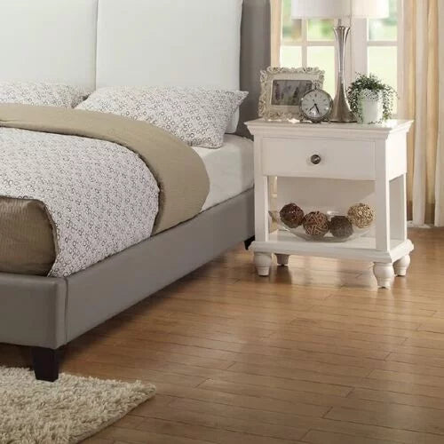 Queen Size 3pc Bed Set with 2 Nightstands S914