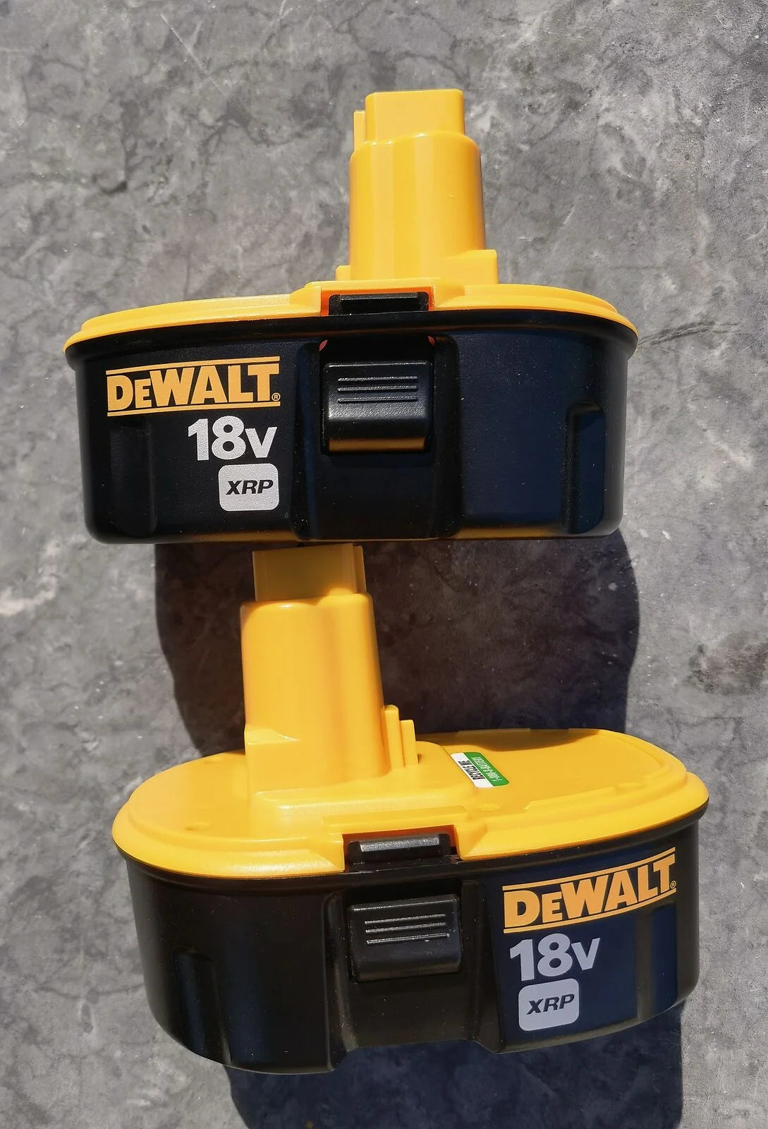 2 Pack 2.4Ah 18-Volt NiCd Battery Combo Pack W780