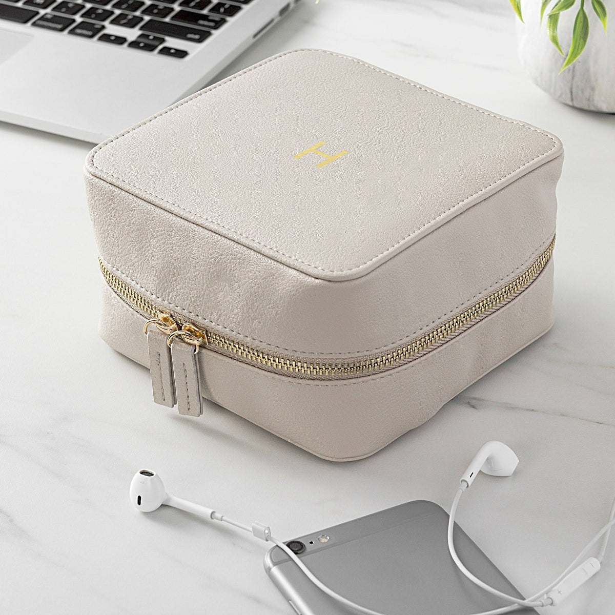 Pebble Travel Tech Case N2660