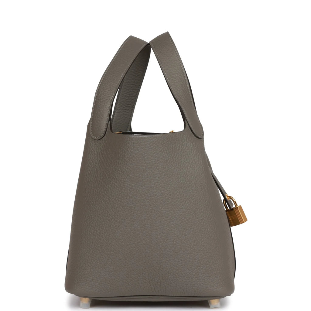 18 Clemence Leather Bucket Bag Q3048