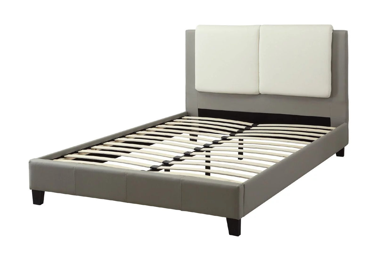 Queen Size 3pc Bed Set with 2 Nightstands S914