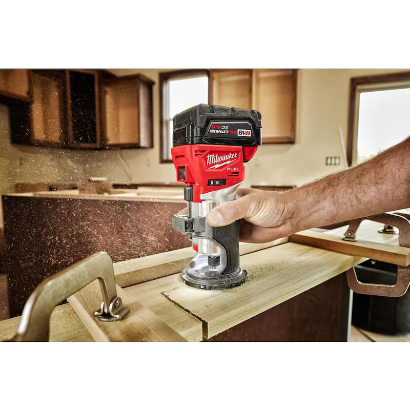 18V Lithium-Ion Brushless Cordless Compact Router with 5.0 Ah Battery D95028